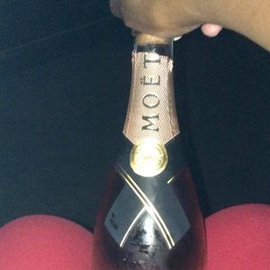 Meet your Posher, Fee